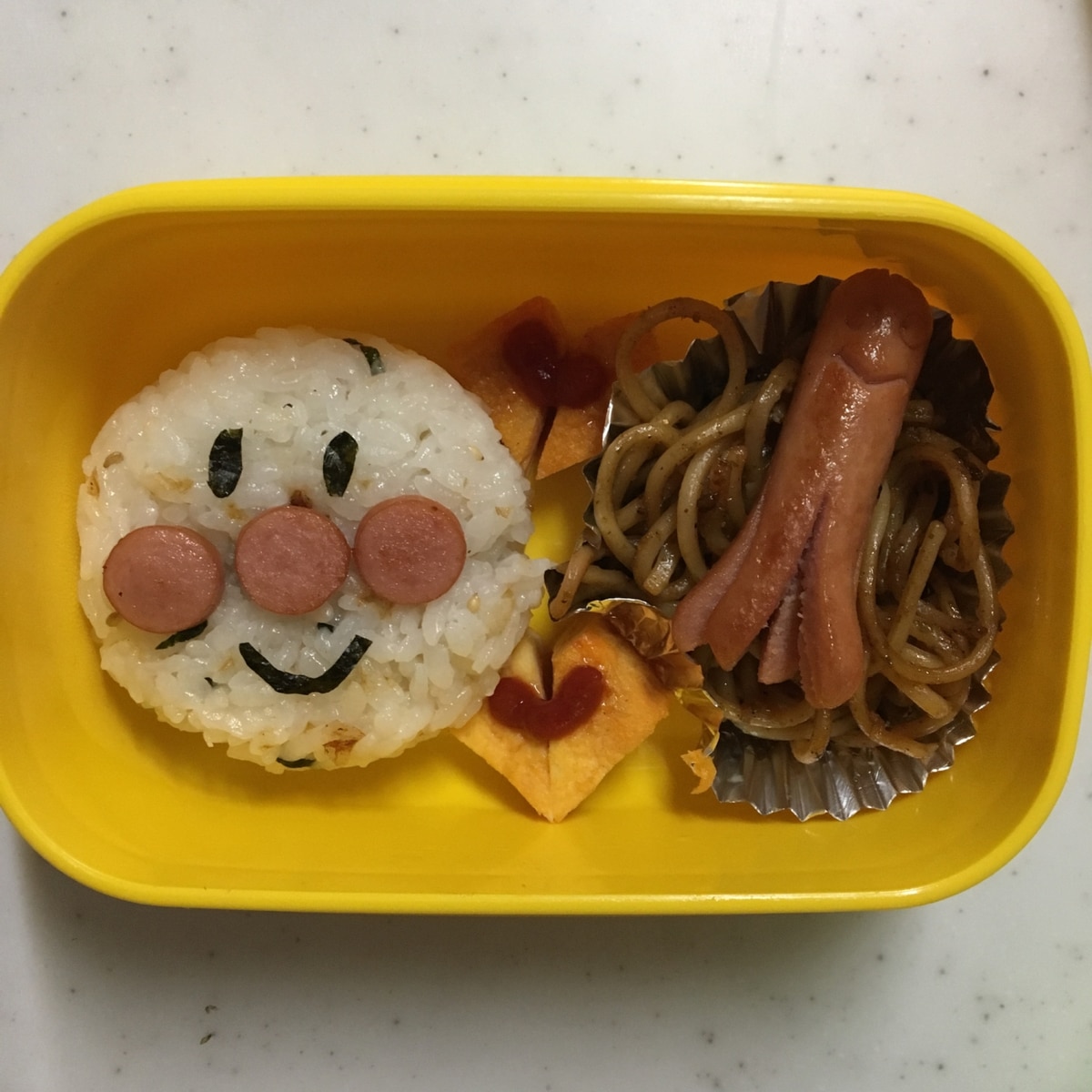 幼児用 アンパンマンと焼きそばのお弁当 O O レシピ 作り方 By Xmickyx 楽天レシピ